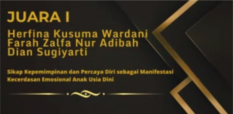 Tim mahasiswa PG PAUD UPY pemenang Juara 1 PKMSKIM Humaniora Nasional 2023 berfoto bersama dosen pembimbing setelah menerima penghargaan.
